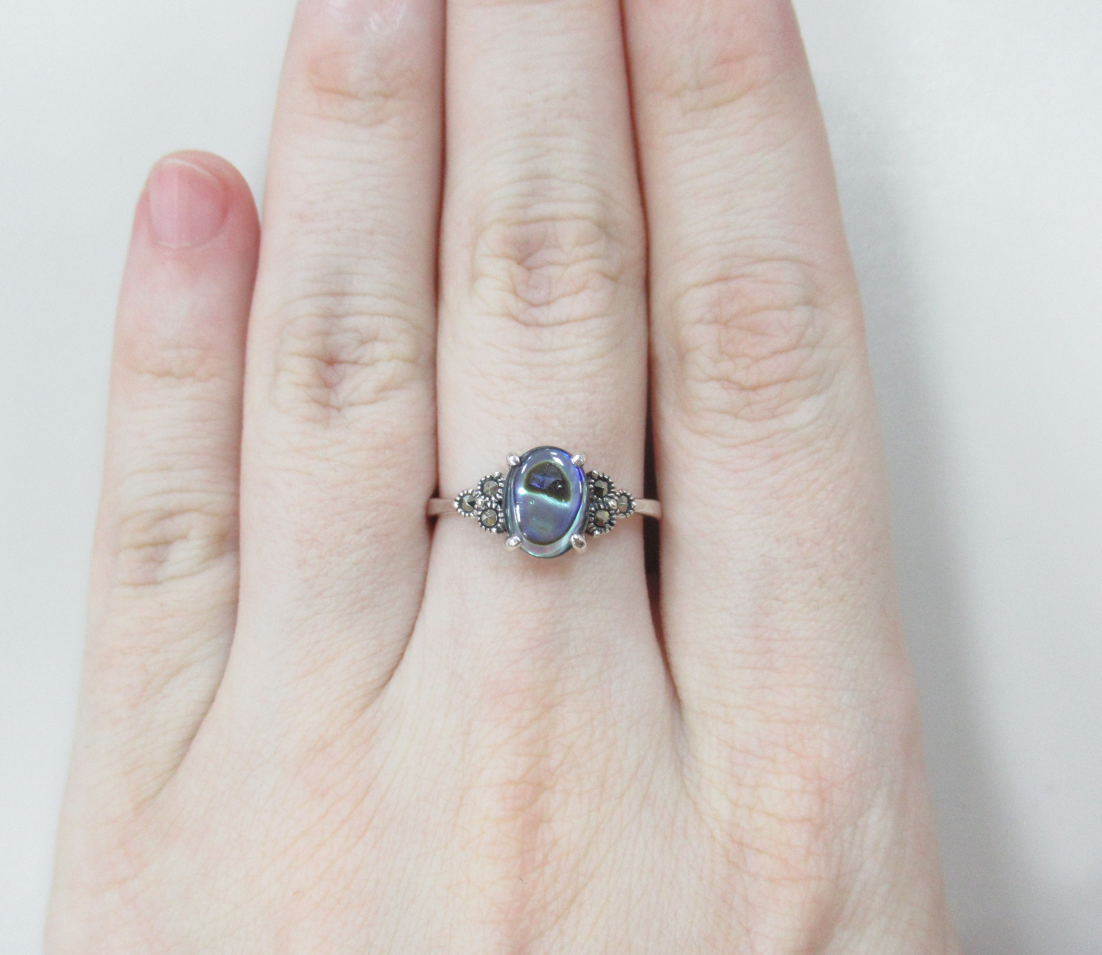 Серебряное кольцо с перламутром абалон